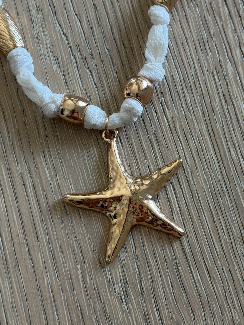 Universal Thread Trim and Starfish Charm Necklace - Picture 4 of 6